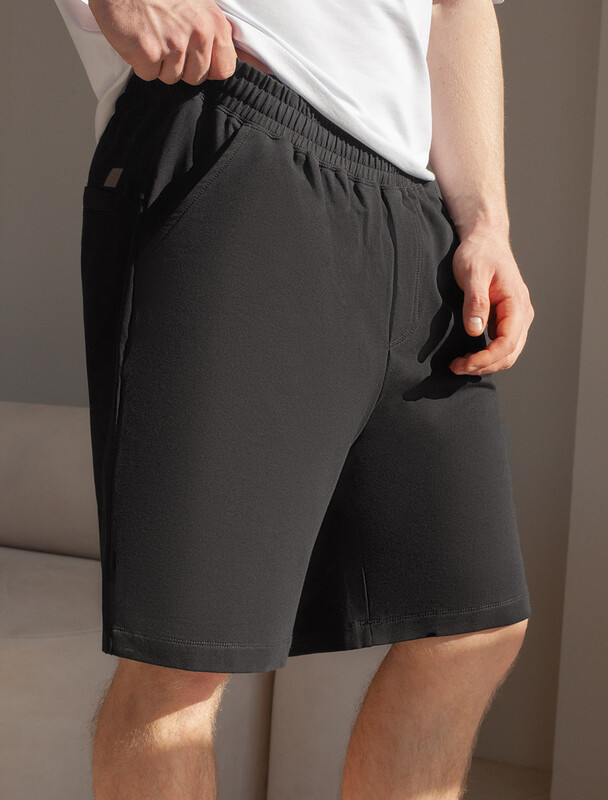 Шорты из тонкого футера с карманом на молнии