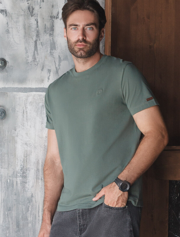 Футболка из премиального хлопка с эластаном