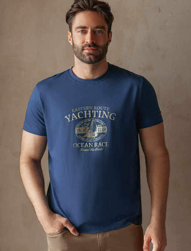 Футболка из премиального хлопка с авторским принтом