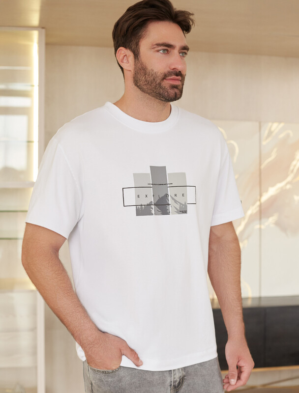 Свободная футболка с авторским принтом