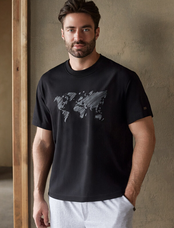 Свободная футболка с авторским принтом