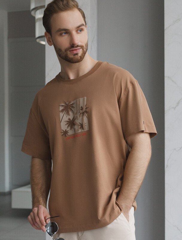 Свободная футболка с авторским принтом