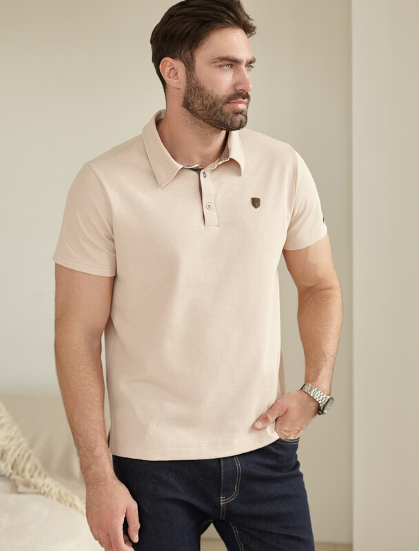 Футболка-поло из фактурного полотна