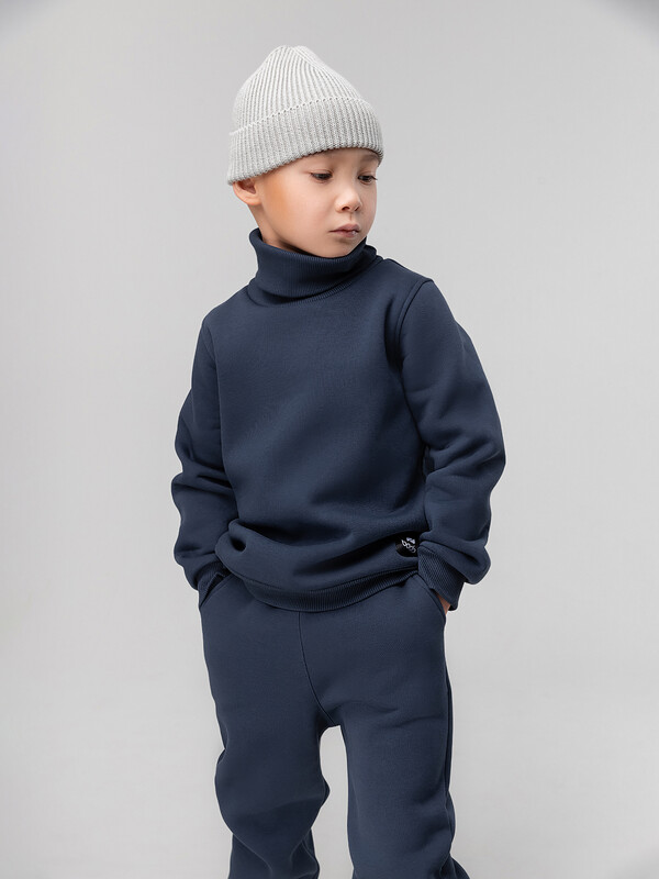 Костюм с водолазкой теплый