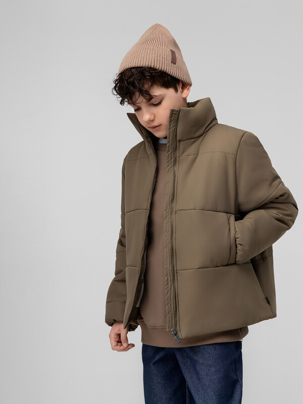 Куртка с воротником стойкой