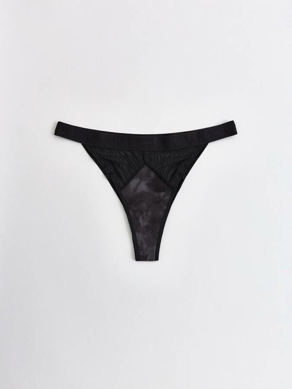 Трусы CONTE RIB WITH MESH LTA 2495 Трусы «танга» из хлопка и эластичной сеточки