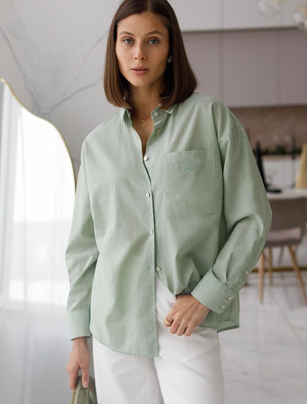 Блузка свободная с карманом из хлопка