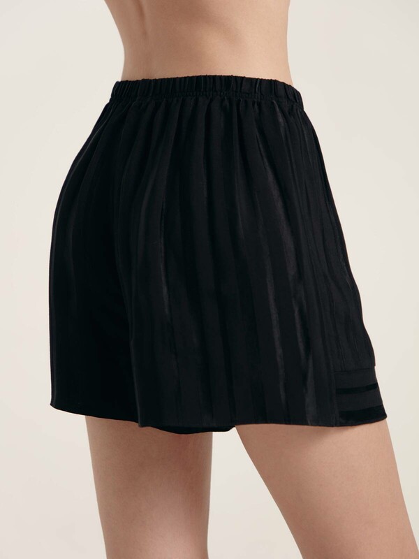 Шорты женские CONTE Шорты с отворотами спереди из вискозы MOONLIGHT LHW 1706