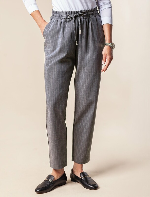 Брюки с поясом на резинке из премиальной поливискозы с эластаном