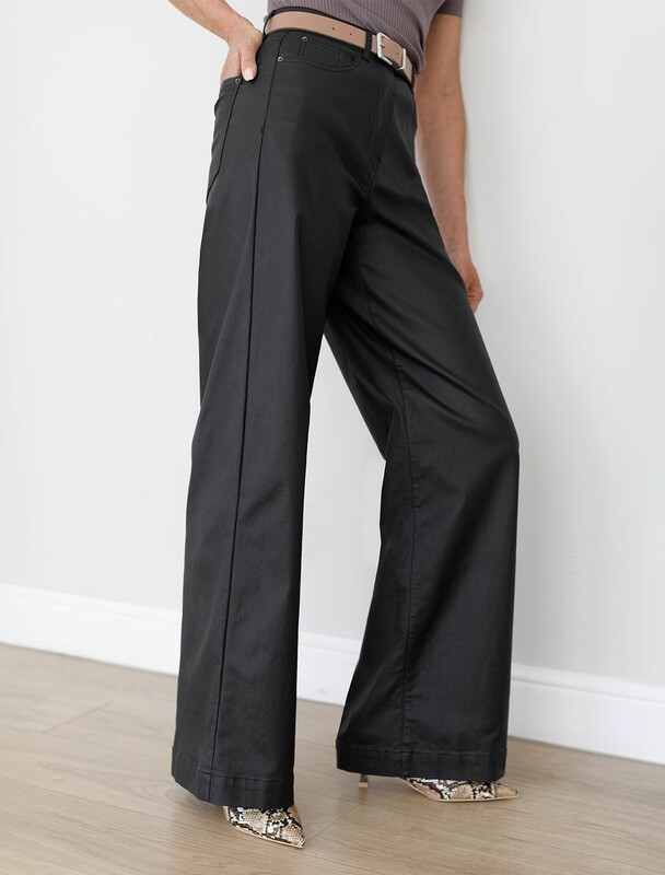 Брюки-трубы из эластичного хлопка с эффектом кожи