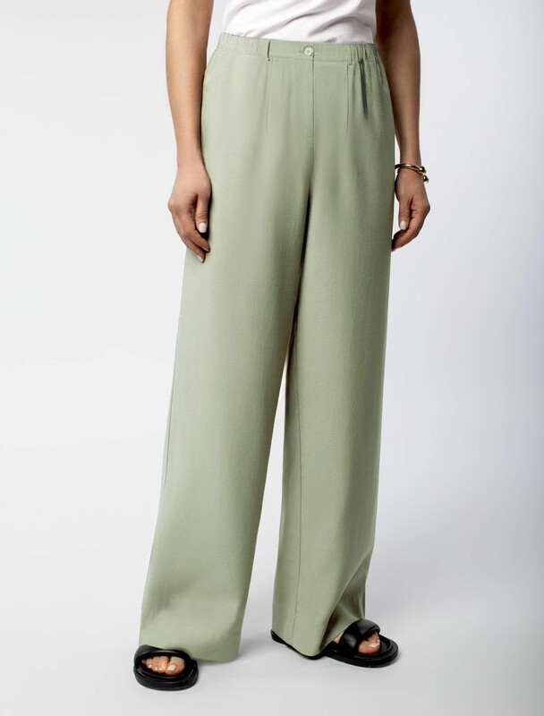 Свободные брюки с поясом на резинке из плотного лиоцелла