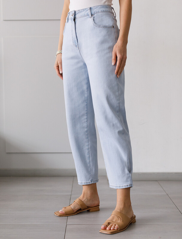 Джинсы из эластичного денима