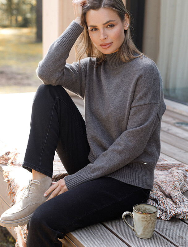 Джемпер из пряжи с кашемиром