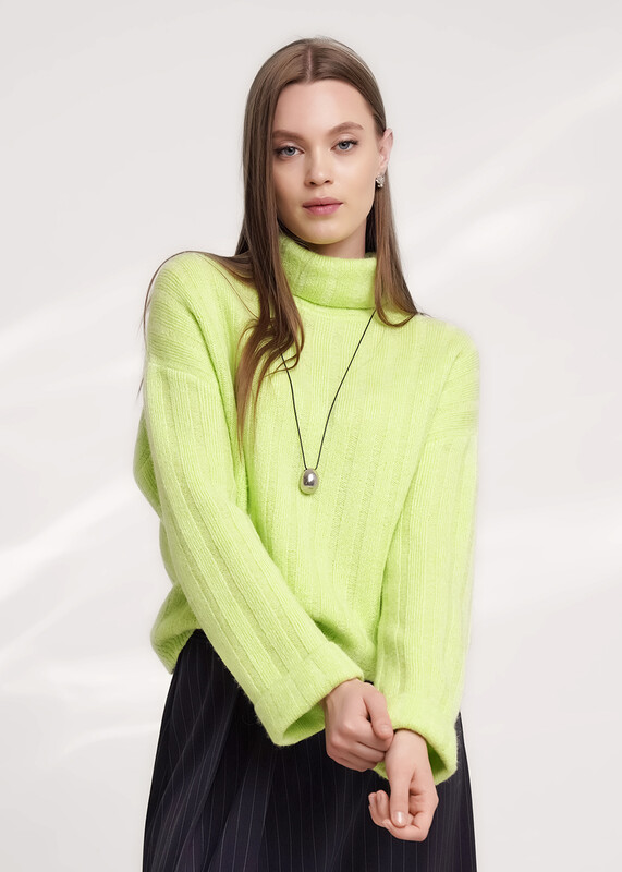 Свитер женский