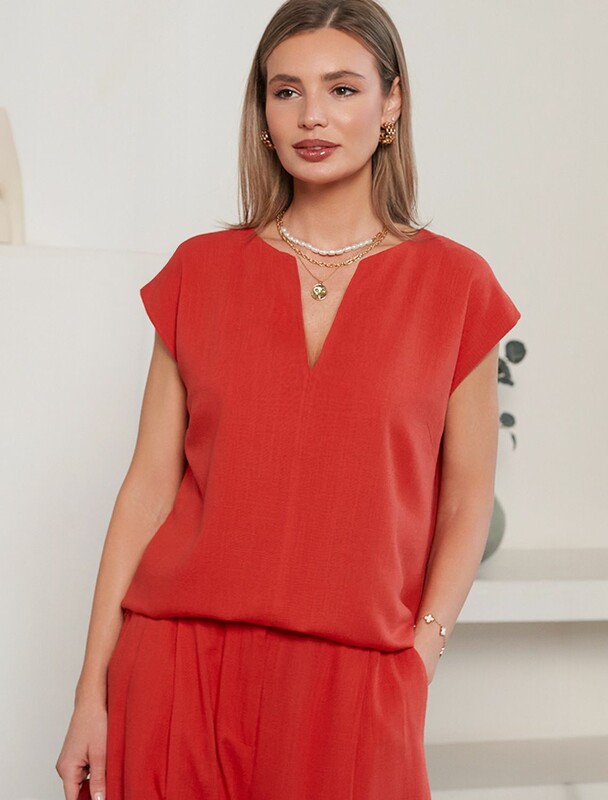 Свободный топ с V-вырезом и цельнокроеным коротким рукавом изо льна с вискозой
