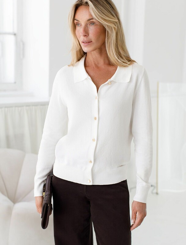 Укороченный кардиган на пуговицах тонкой вязки из хлопка с нейлоном