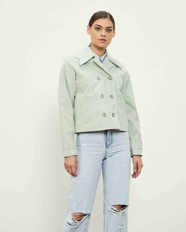 Ветровка женская