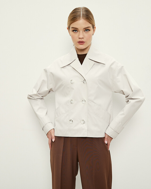 Ветровка женская