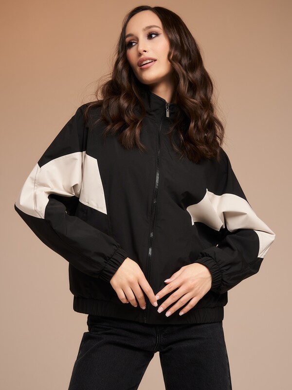 Ветровка женская