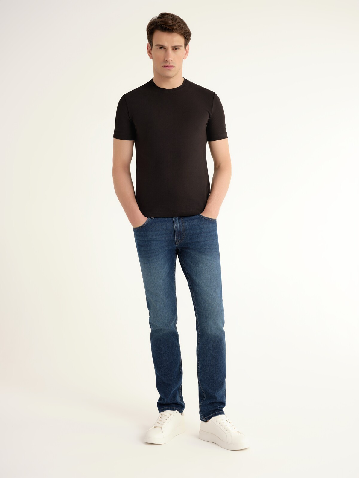 Slim CONTE CNM-04 Джинсы slim из eco-friendly денима с эффектом потёртостей