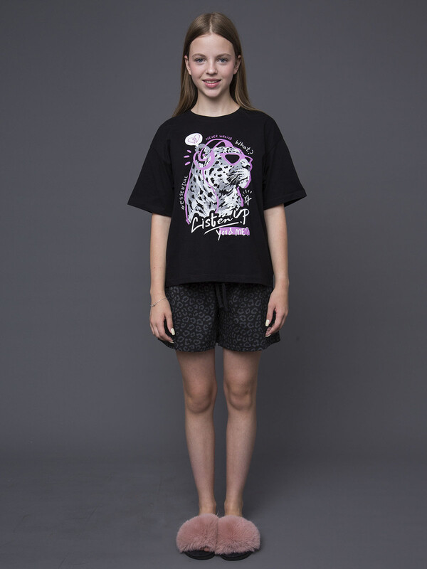 Комплект для девочки (футболка и шорты)