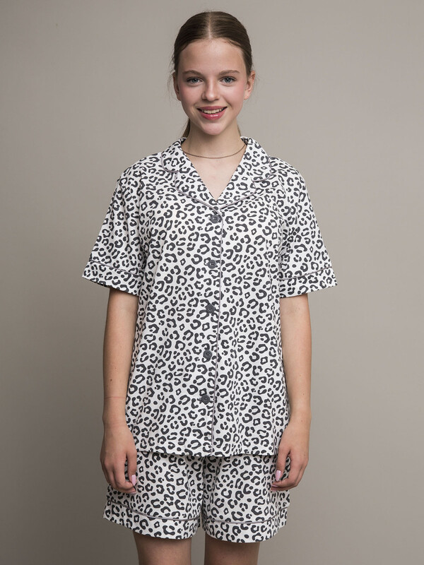 Комплект для девочки (футболка короткий рукав шорты)