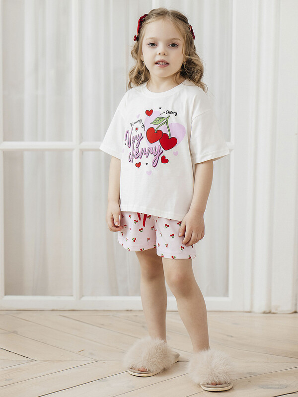 Комплект для девочки (футболка и шорты)