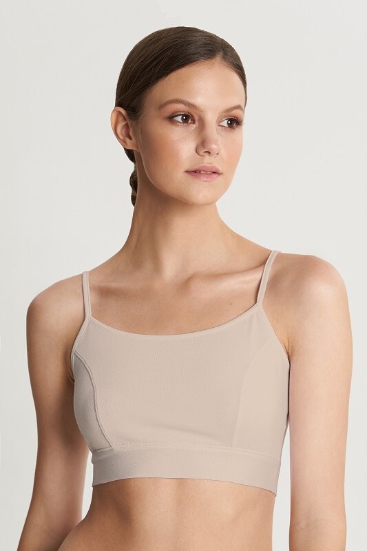 Топ:жен. МОДЕЛЬ 3