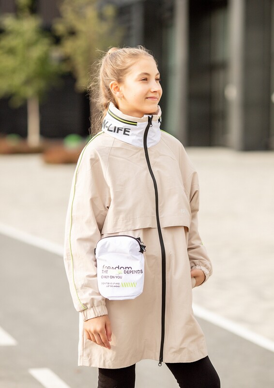 430-22в-2 Плащ для девочки "Юна"