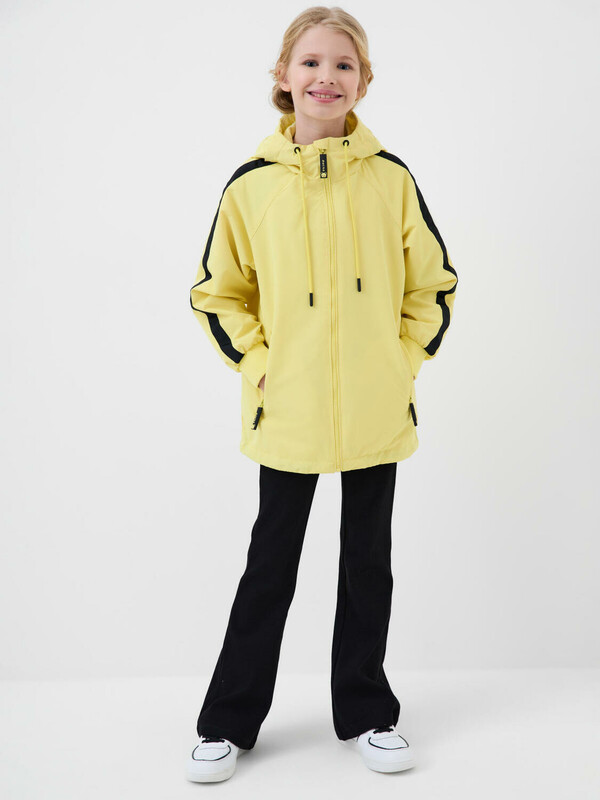 Куртка текстильная с полиуретановым покрытием для девочек (ветровка)