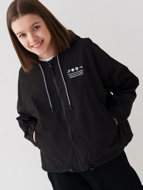 Куртка текстильная с полиуретановым покрытием для девочек (ветровка)