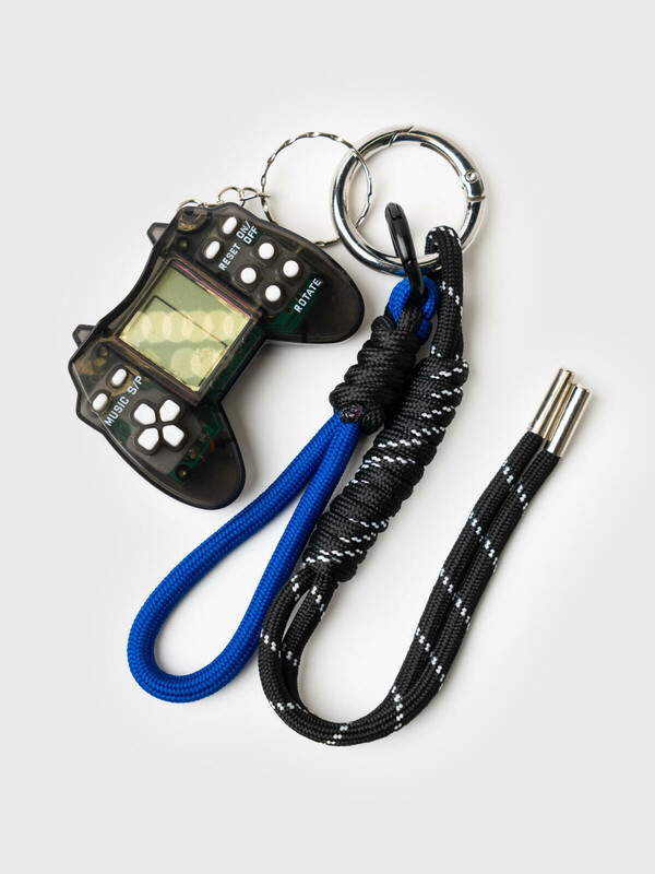 Брелок с электронной игрой для мальчиков