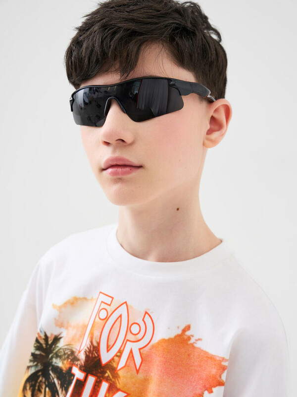 Солнцезащитные очки с поляризацией для детей