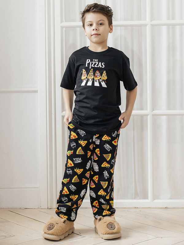 Комплект для мальчика футболка брюки