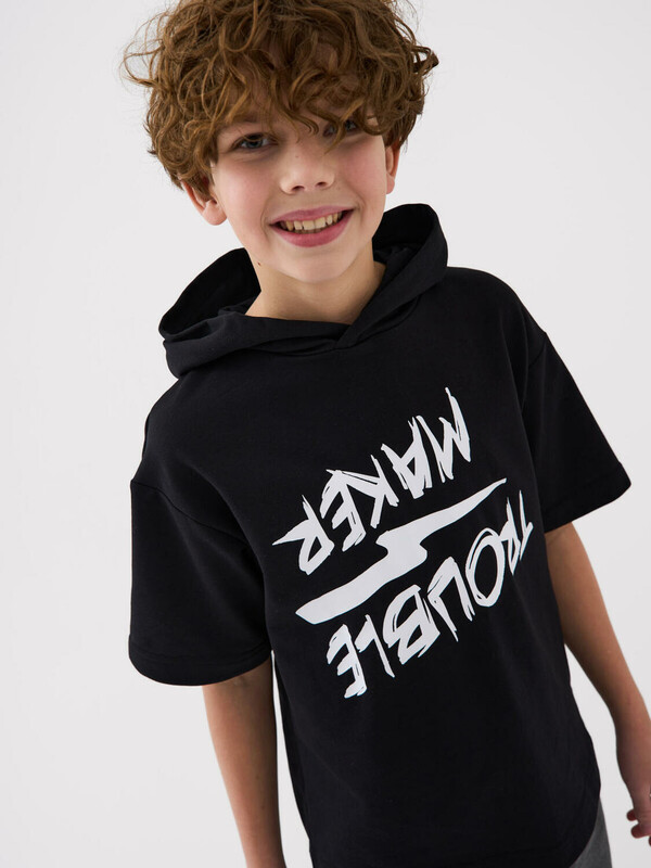 Джемпер трикотажный для мальчиков (футболка с капюшоном)