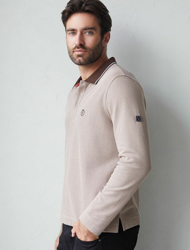 Лонгслив из фактурного трикотажа с плетеным воротником поло с застежкой на пуговицы