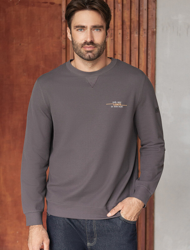 Джемпер из фактурного трикотажа