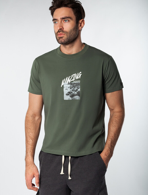 Футболка из премиального хлопка с авторским принтом