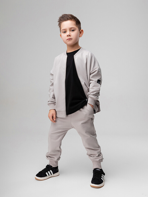 Костюм с бомбером на молнии