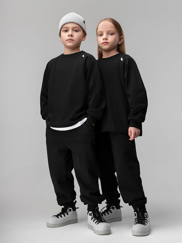 Костюм со свободным свитшотом