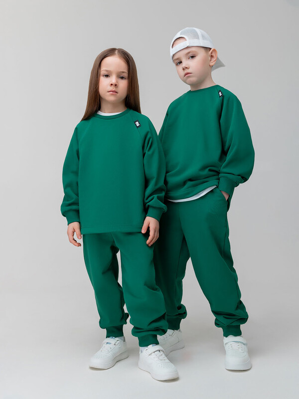 Костюм со свободным свитшотом