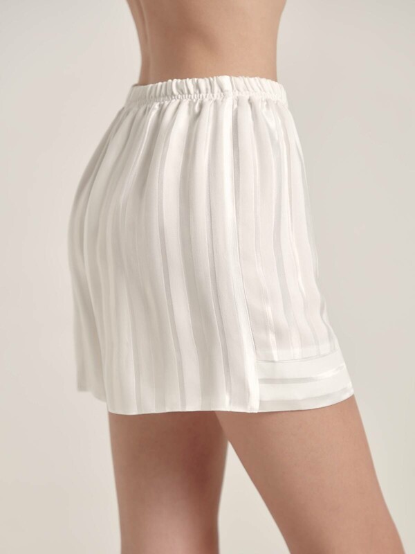 CONTE MOONLIGHT LHW 1706 Шорты с отворотами спереди из вискозы 