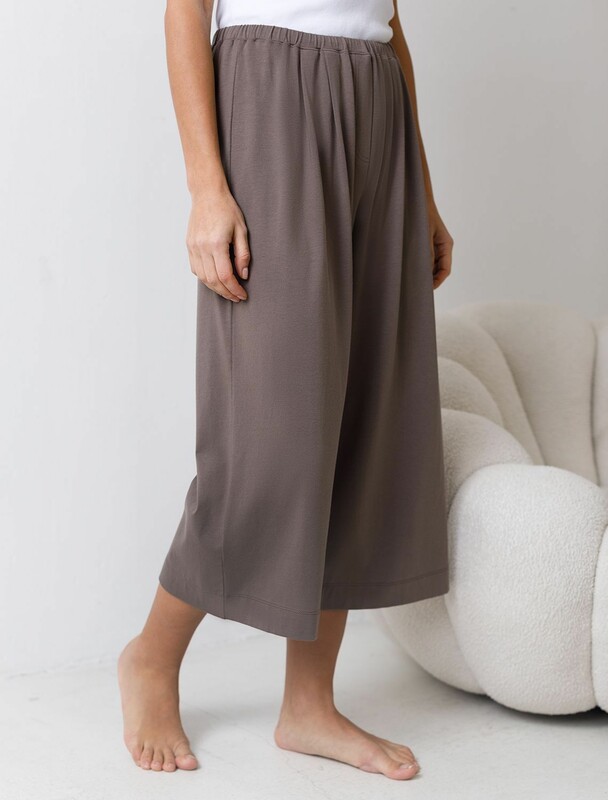 Укороченные широкие брюки кюлоты на резинке из 100% хлопка