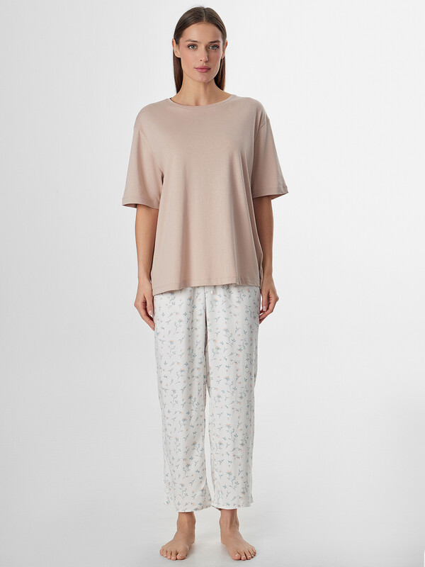 КОМПЛЕКТ ЖЕНСКИЙ (ФУТБОЛКА, БРИДЖИ) 592541