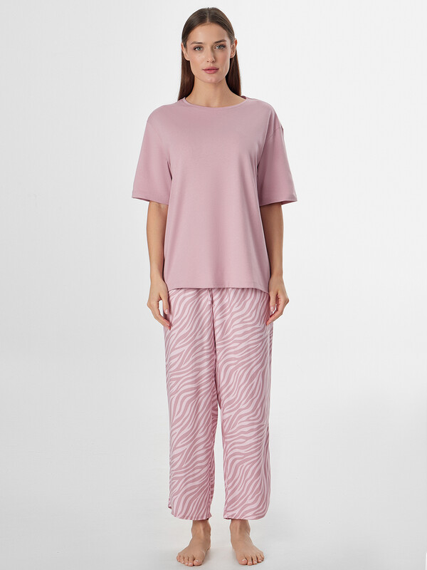 КОМПЛЕКТ ЖЕНСКИЙ (ФУТБОЛКА, БРИДЖИ) 592541