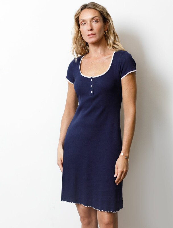 Платье мини с фигурным вырезом из эластичного трикотажа кашкорсе