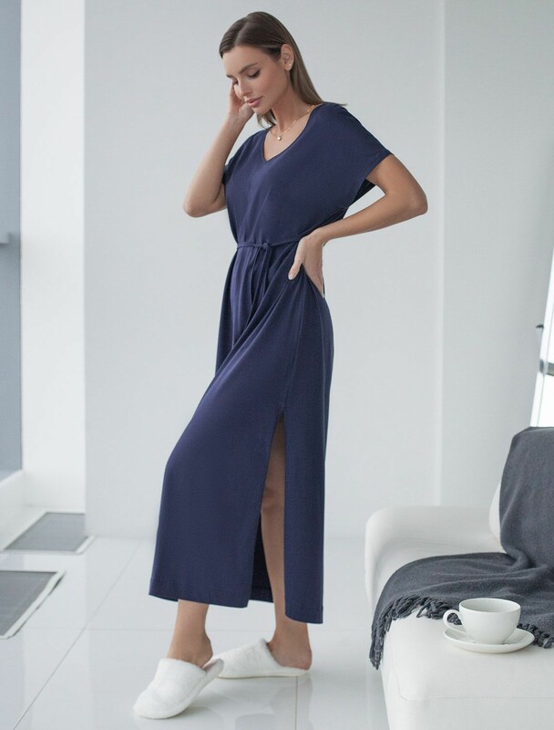 Платье свободное с V-вырезом из 100% хлопка с поясом и разрезом