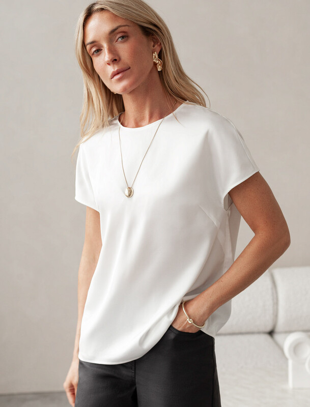 Блузка из стаина с коротким рукавом