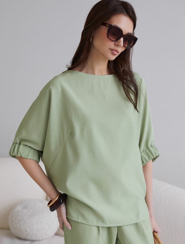 Свободная блузка с вырезом лодочка из плотного лиоцелла