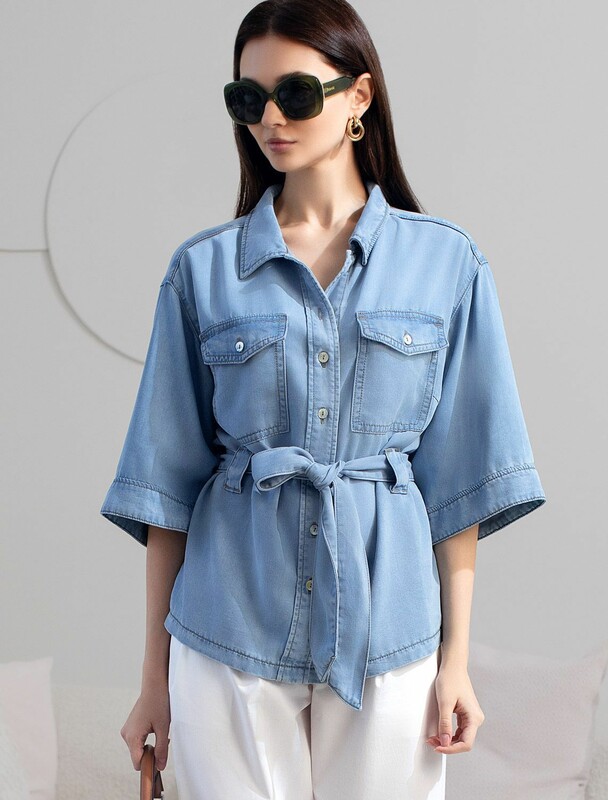 Удлиненная блузка с поясом и карманами из джинсового лиоцелла